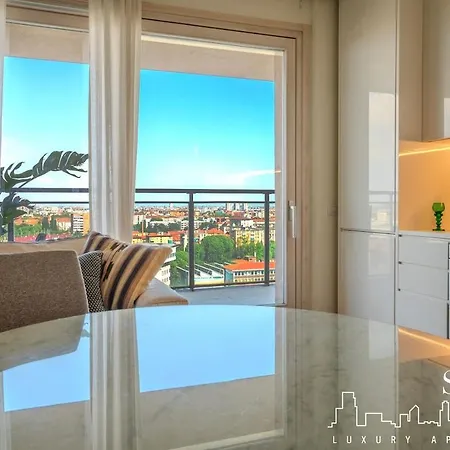 Skyline Luxury Appartament Apartment